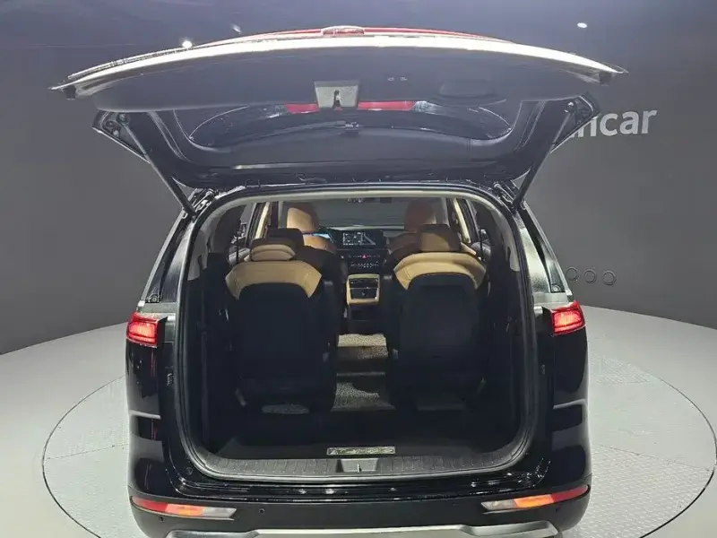 2021 Kia Carnival с пробегом 82 372 км