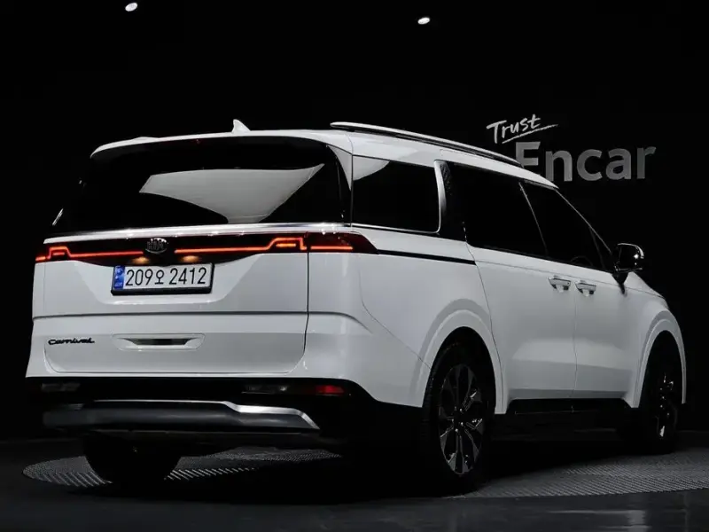 2021 Kia Carnival с пробегом 57 596 км