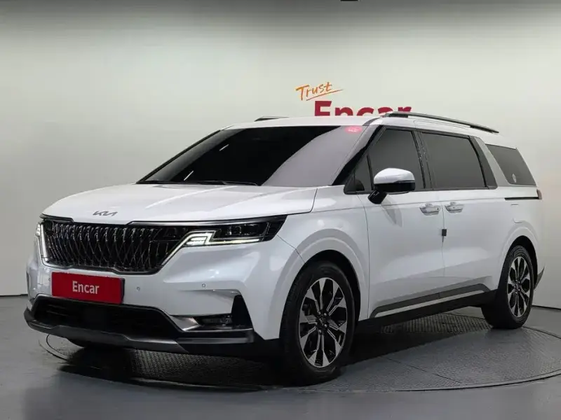 2023 Kia Carnival с пробегом 73 980 км
