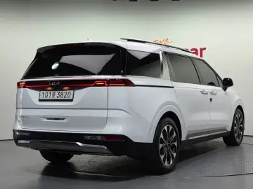2023 Kia Carnival с пробегом 73 980 км