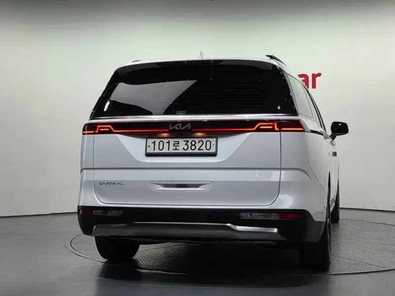 2023 Kia Carnival с пробегом 73 980 км