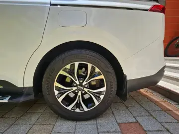 2022 Kia Carnival с пробегом 17 625 км
