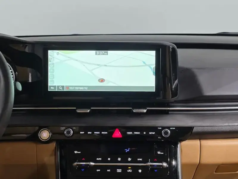 2023 Kia Carnival с пробегом 73 980 км