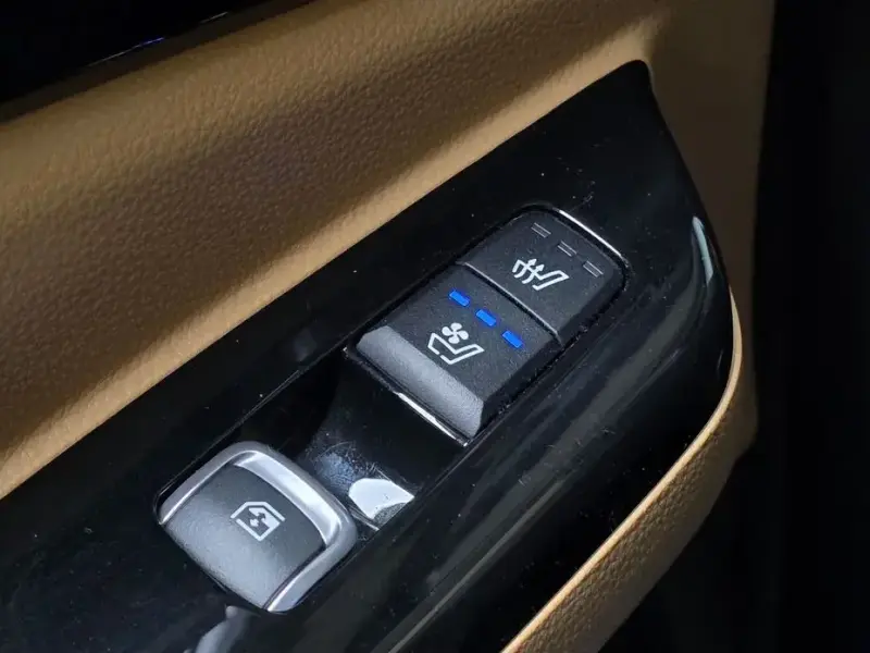 2023 Kia Carnival с пробегом 73 980 км