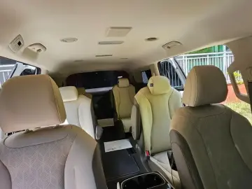 2022 Kia Carnival с пробегом 17 625 км