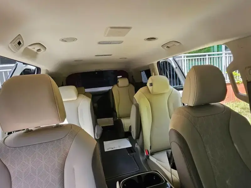 2022 Kia Carnival с пробегом 17 625 км