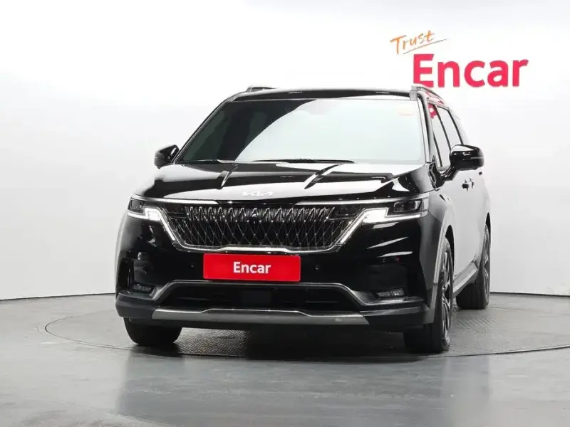 2023 Kia Carnival с пробегом 26 812 км