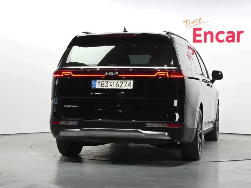 2023 Kia Carnival с пробегом 26 812 км