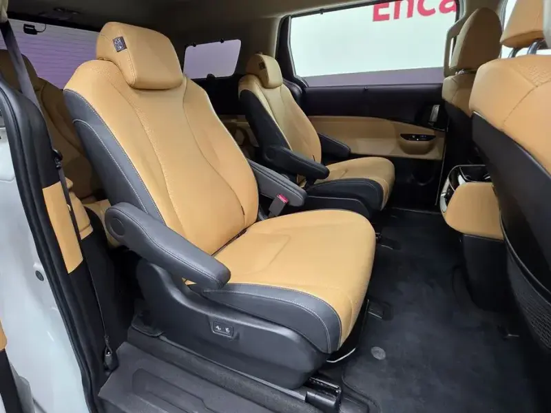 2023 Kia Carnival с пробегом 73 980 км