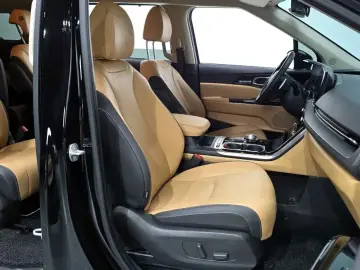 2023 Kia Carnival с пробегом 26 812 км