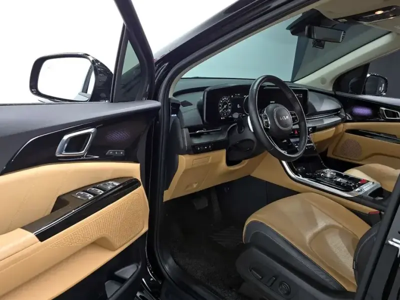 2023 Kia Carnival с пробегом 26 812 км
