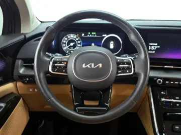 2023 Kia Carnival с пробегом 26 812 км