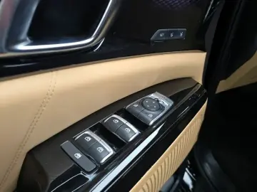 2023 Kia Carnival с пробегом 26 812 км