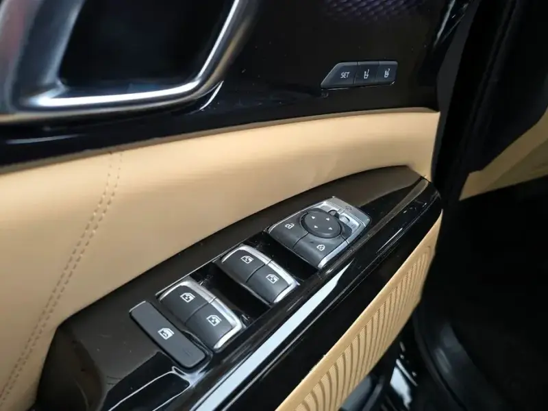 2023 Kia Carnival с пробегом 26 812 км