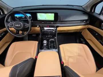 2023 Kia Carnival с пробегом 70 318 км