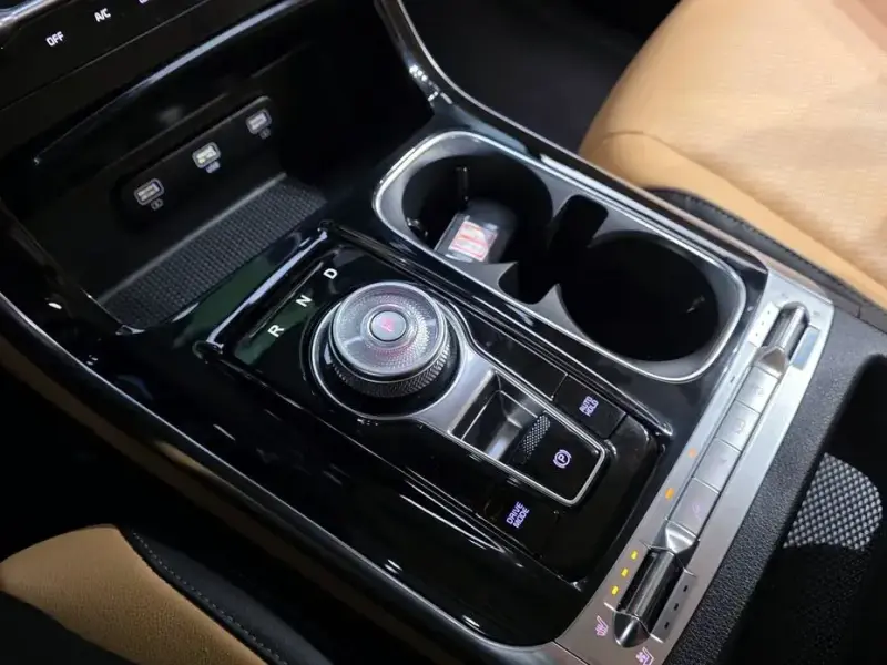 2023 Kia Carnival с пробегом 70 318 км