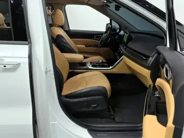 2023 Kia Carnival с пробегом 70 318 км