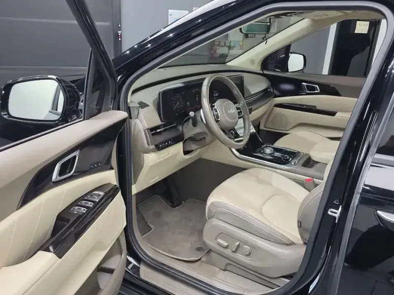 2022 Kia Carnival с пробегом 72 937 км