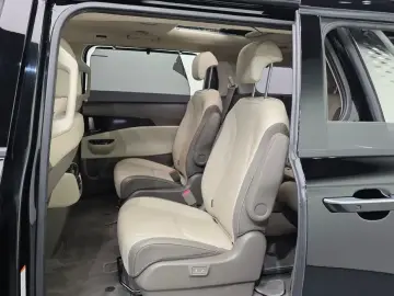 2022 Kia Carnival с пробегом 72 937 км