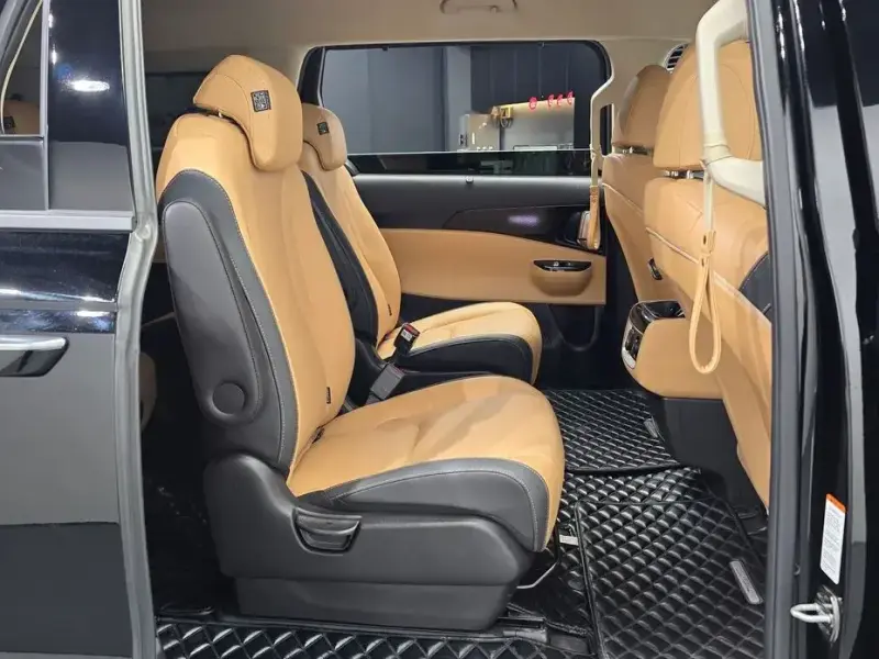 2022 Kia Carnival с пробегом 45 504 км