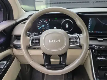 2022 Kia Carnival с пробегом 72 937 км