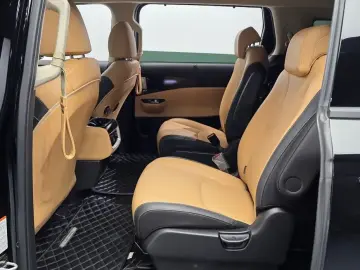 2022 Kia Carnival с пробегом 45 504 км