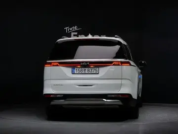 2023 Kia Carnival с пробегом 42 522 км