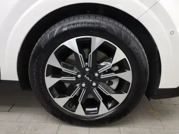 2023 Kia Carnival с пробегом 42 522 км