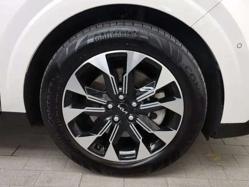 2023 Kia Carnival с пробегом 42 522 км