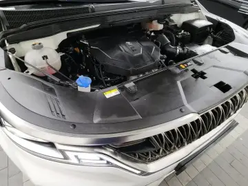 2023 Kia Carnival с пробегом 42 522 км