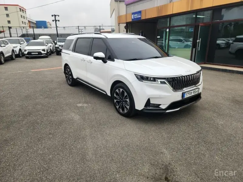 2023 Kia Carnival с пробегом 64 925 км