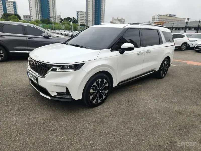 2023 Kia Carnival с пробегом 64 925 км