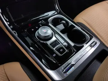 2023 Kia Carnival с пробегом 42 522 км