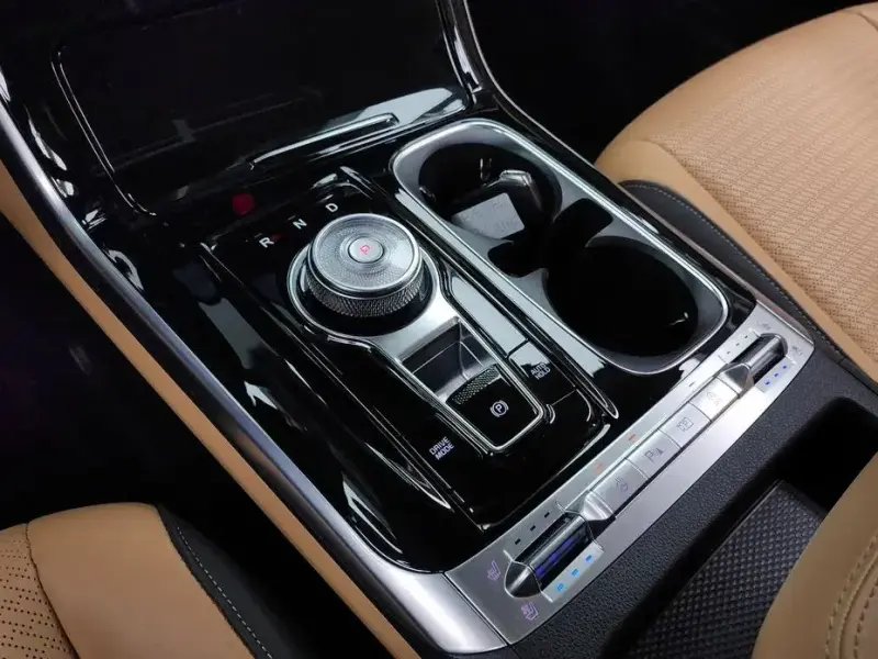 2023 Kia Carnival с пробегом 42 522 км