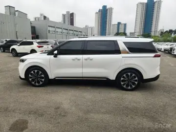 2023 Kia Carnival с пробегом 64 925 км