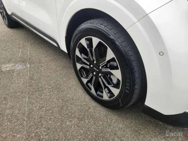 2023 Kia Carnival с пробегом 64 925 км