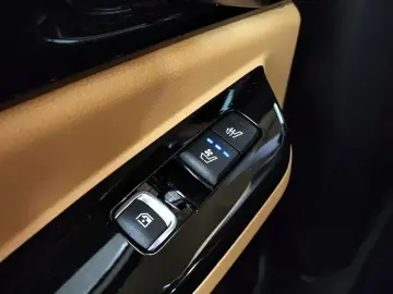 2023 Kia Carnival с пробегом 42 522 км
