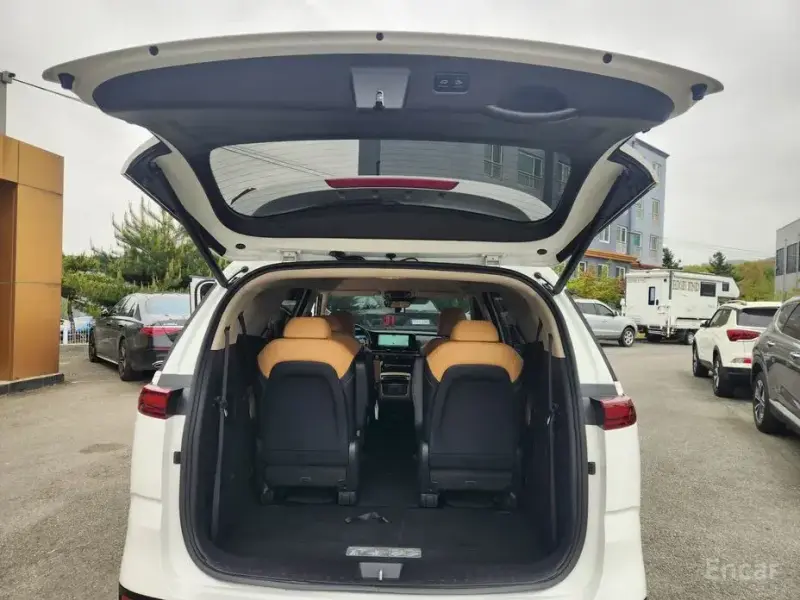 2023 Kia Carnival с пробегом 64 925 км