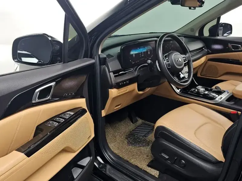 2021 Kia Carnival с пробегом 105 394 км