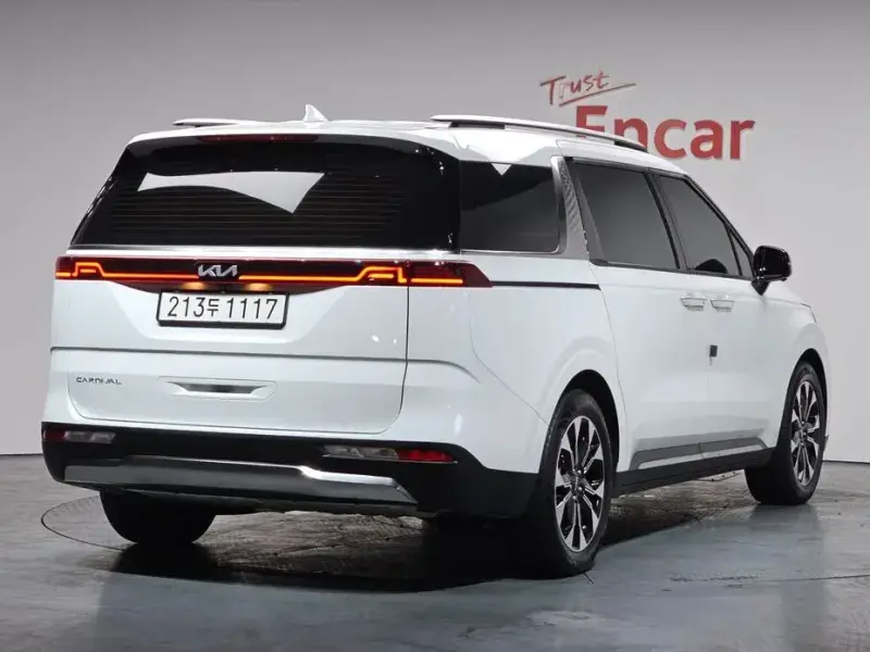 2022 Kia Carnival с пробегом 61 714 км