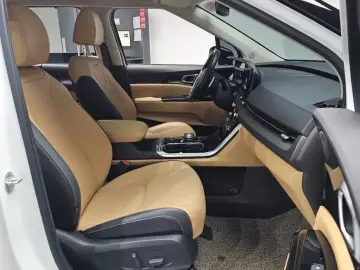 2022 Kia Carnival с пробегом 61 714 км