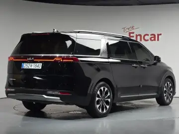 2022 Kia Carnival с пробегом 37 745 км