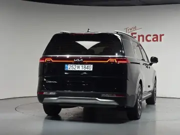 2022 Kia Carnival с пробегом 37 745 км