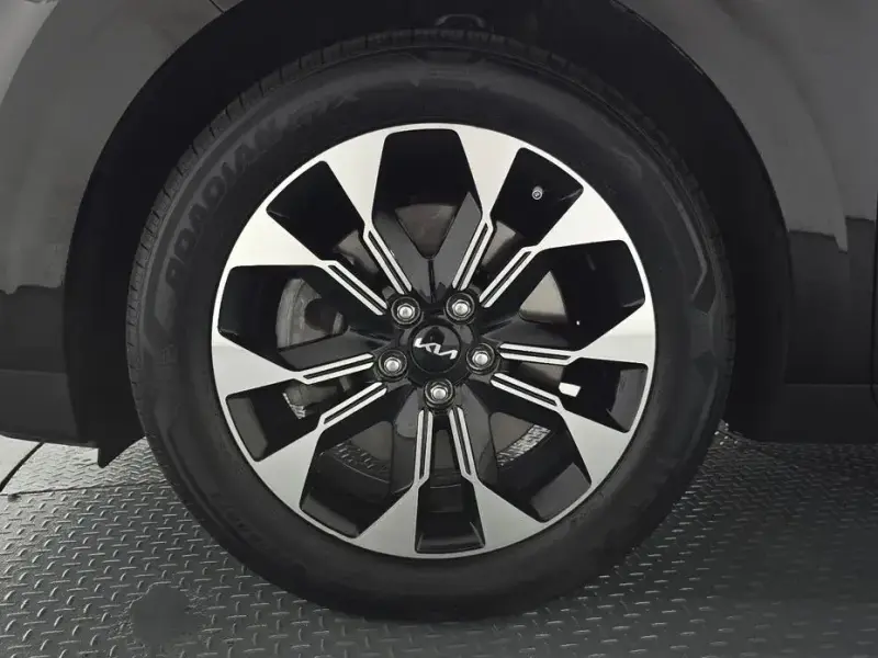 2022 Kia Carnival с пробегом 37 745 км