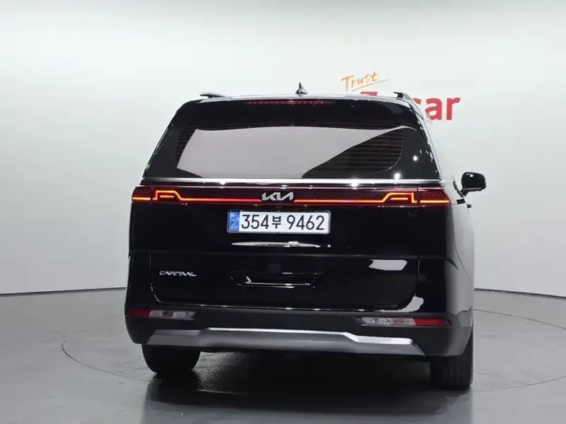 2023 Kia Carnival с пробегом 67 052 км