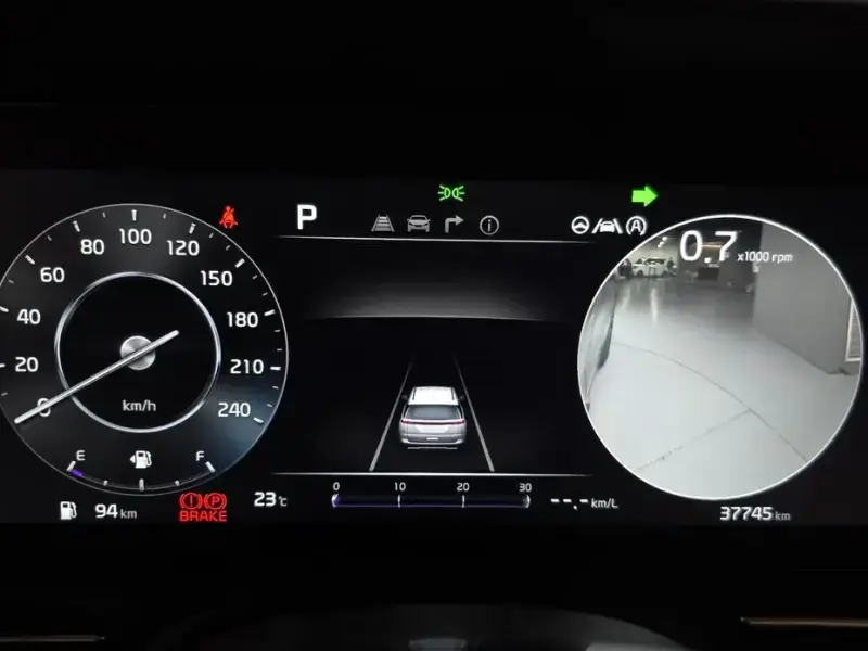 2022 Kia Carnival с пробегом 37 745 км