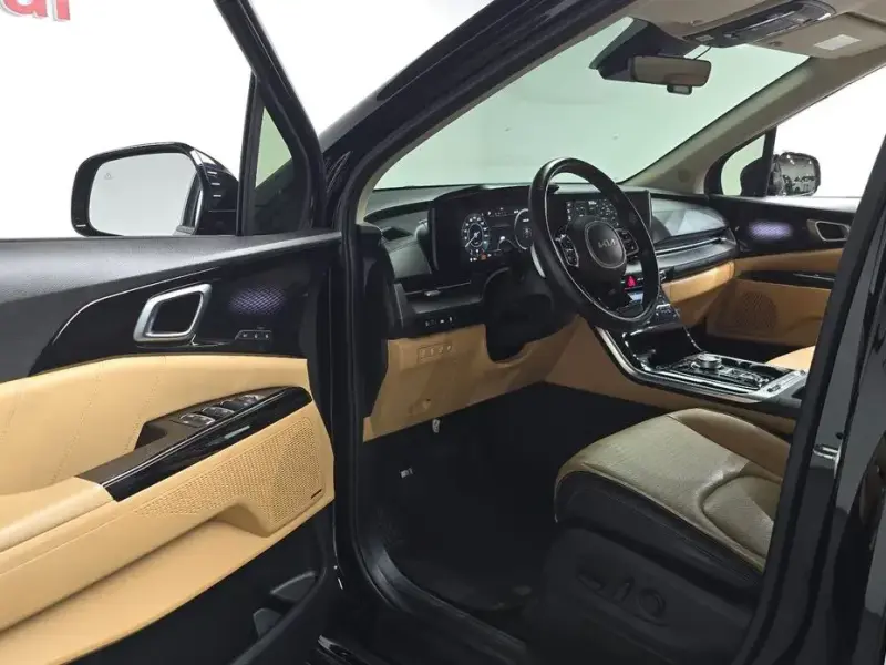 2022 Kia Carnival с пробегом 37 745 км