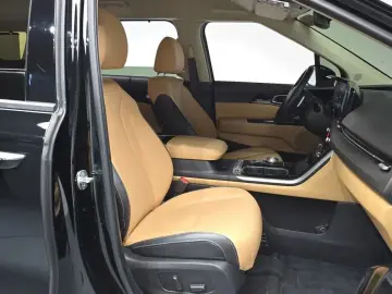 2022 Kia Carnival с пробегом 37 745 км