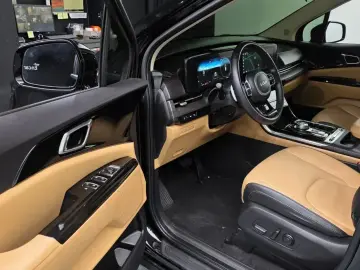 2023 Kia Carnival с пробегом 67 052 км