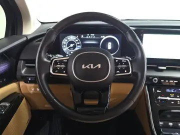 2022 Kia Carnival с пробегом 37 745 км